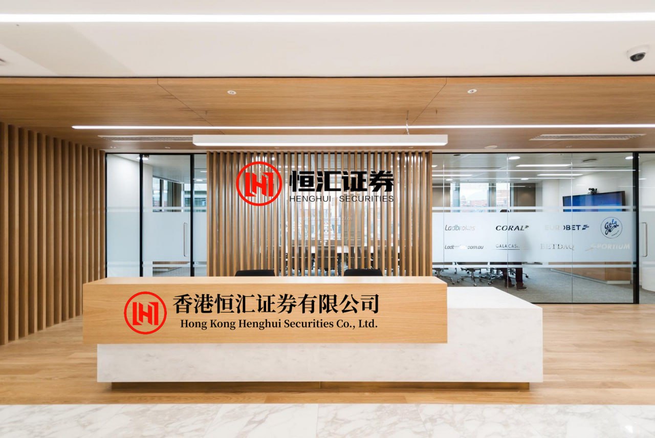 悦配资 外媒：也门哈达拉毛省发生交通事故 造成约30人死伤